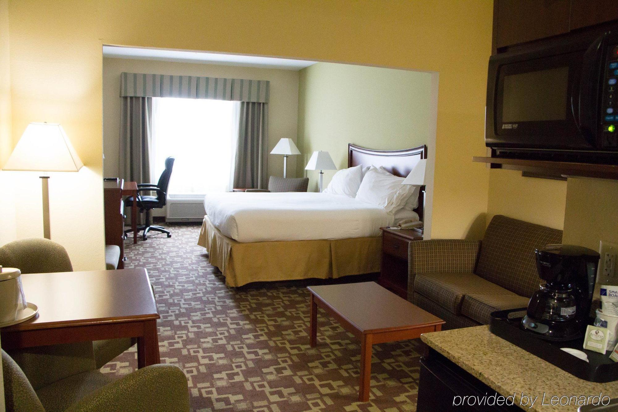Holiday Inn Express & Suites Southern Pines-Pinehurst Area By Ihg Exterior photo