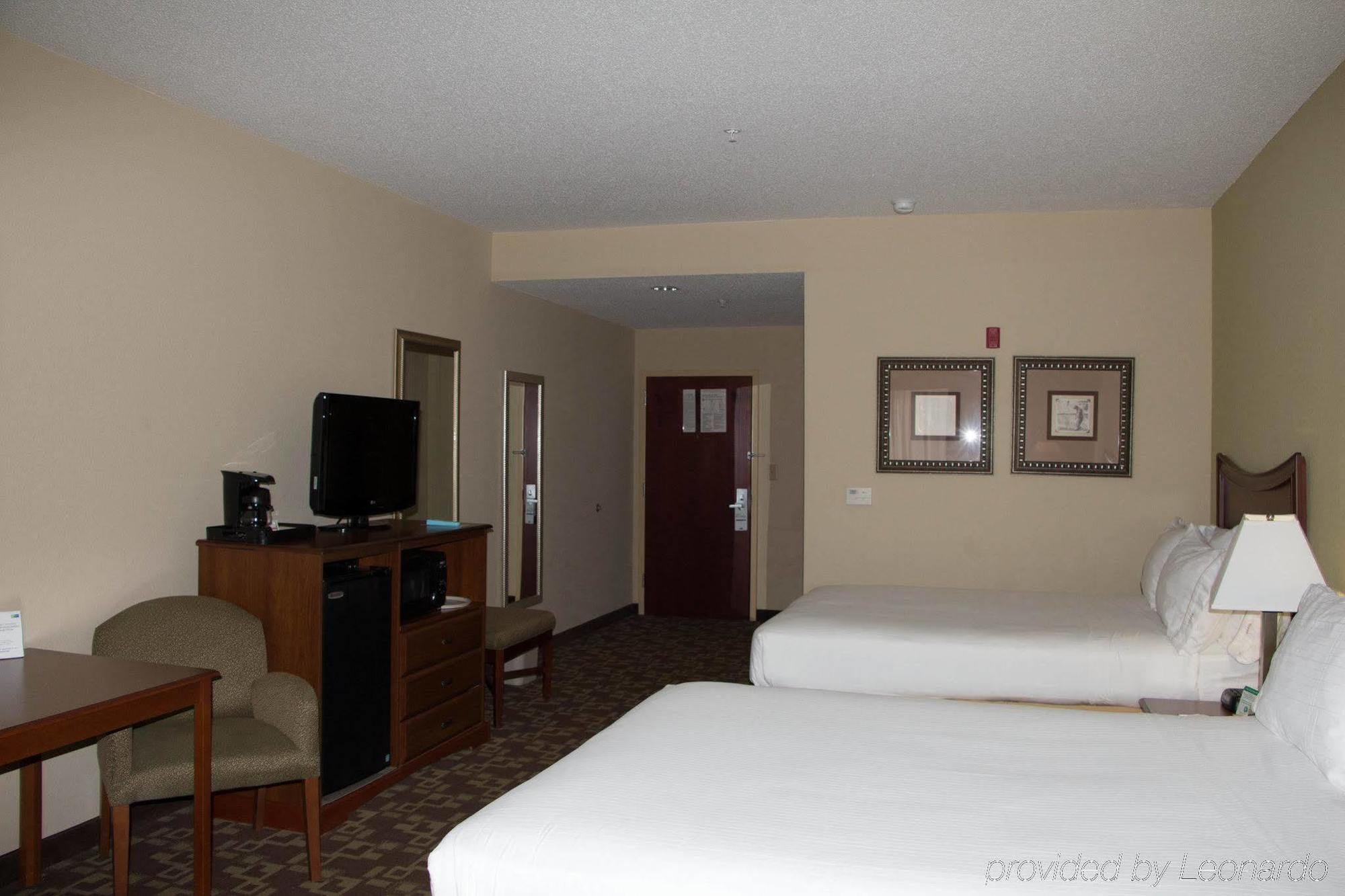 Holiday Inn Express & Suites Southern Pines-Pinehurst Area By Ihg Exterior photo