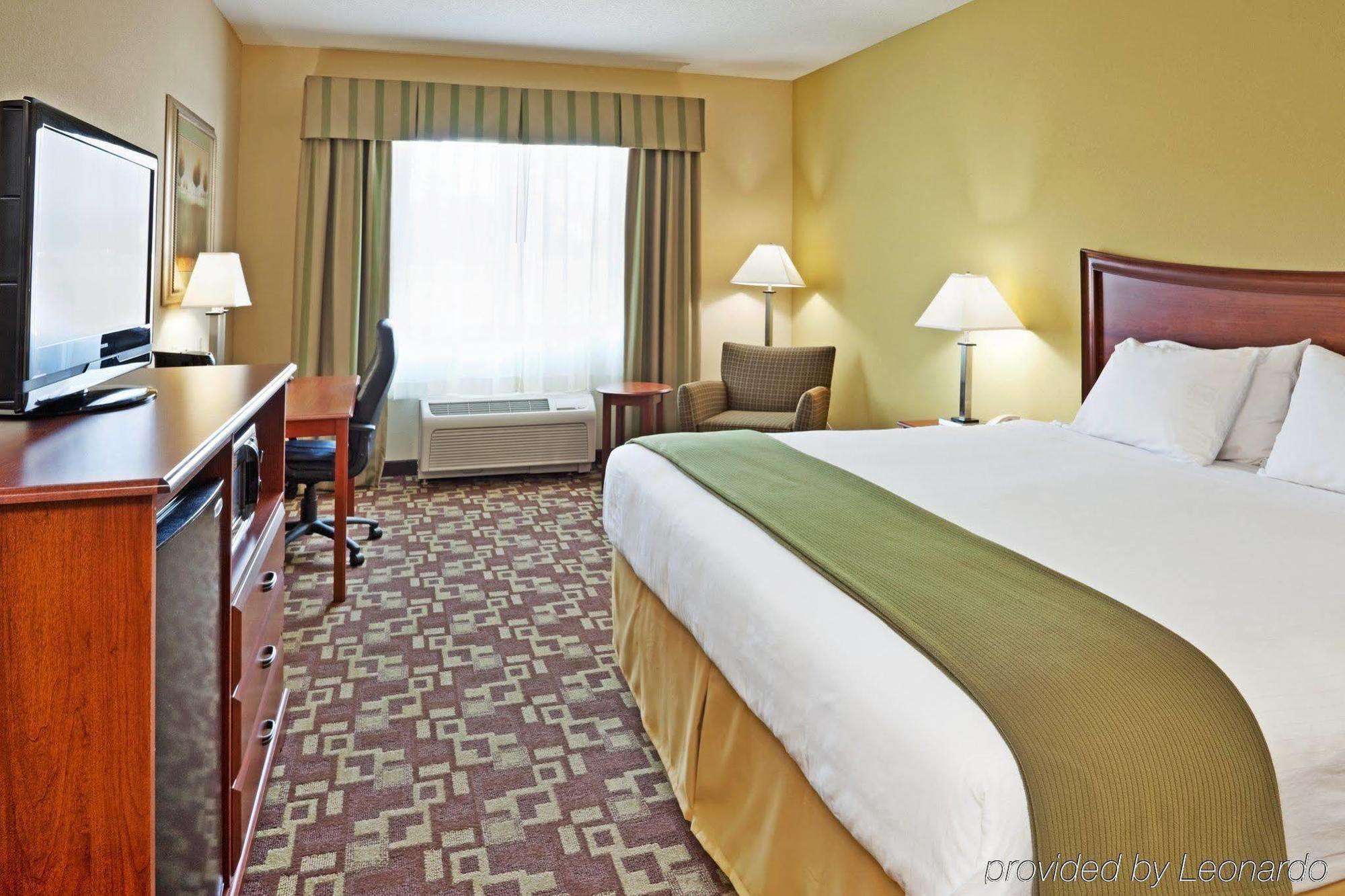 Holiday Inn Express & Suites Southern Pines-Pinehurst Area By Ihg Exterior photo